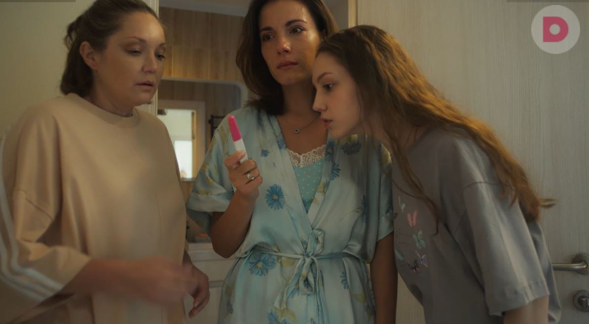 Время жениться без рекламы. Увенздей сериал 2022 фото. Время жениться без рекламы. Сериалы на домашнем. Время жениться без рекламы.