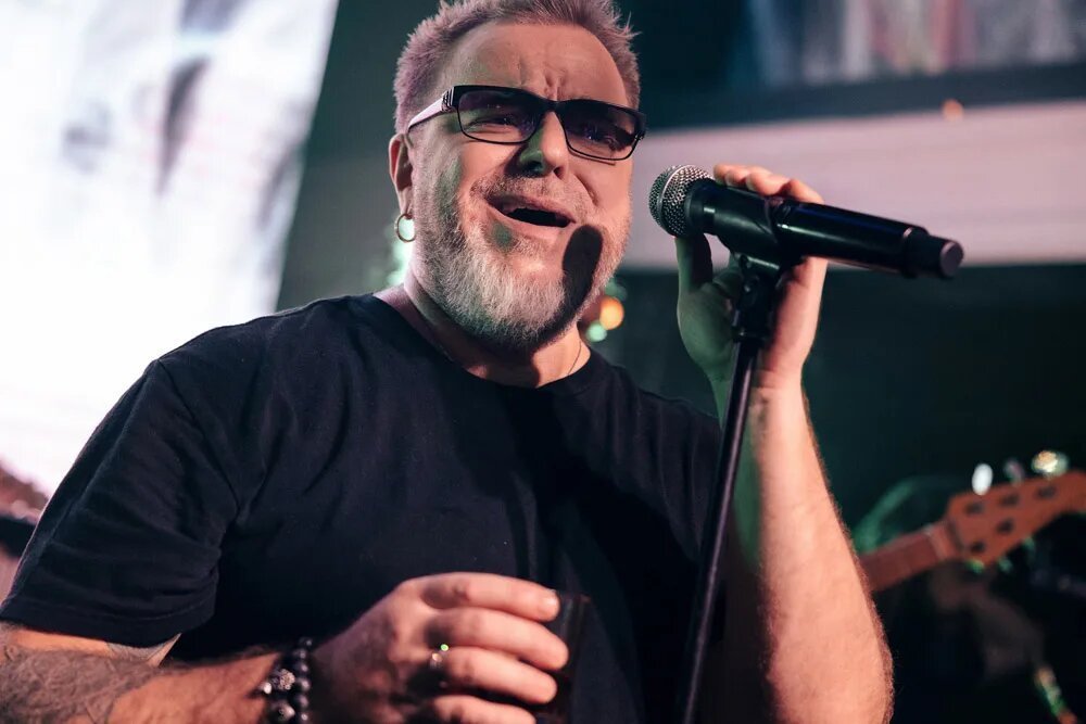 Володя пресняков младший. Елка муз тв 2023. Володя пресняков младший. Песни преснякова 2023. Владимира преснякова-младшего.