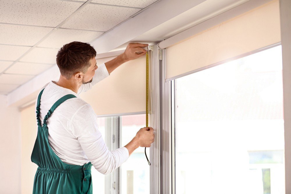 Как повесить шторы без сверления стен и потолка