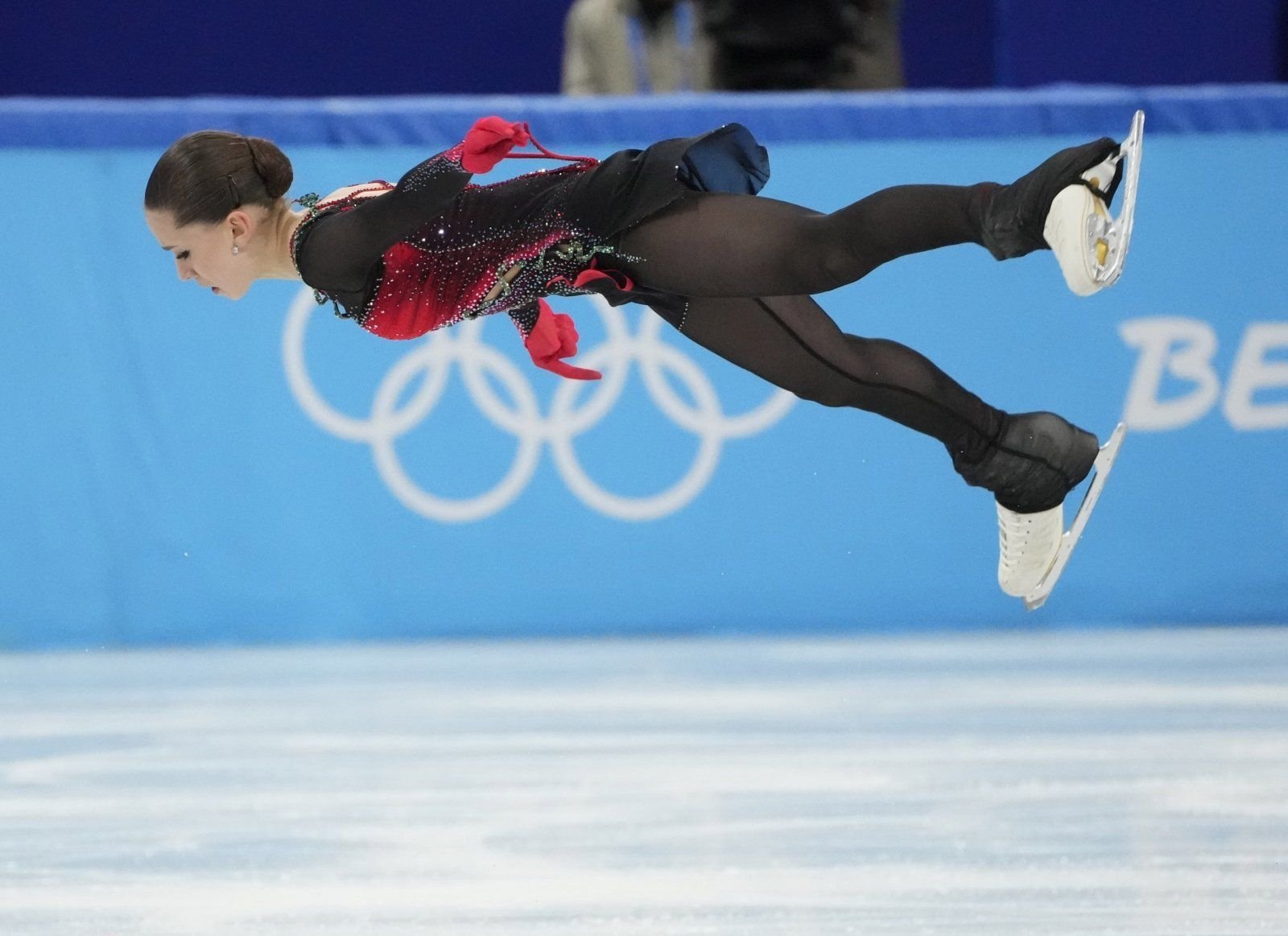 Фигурное катание 2024 чемпионат по прыжкам женщины. Камила Валиева. Камила Валиева 2022. Камила Валиева фигурное катание. Фигуристка Камила Валиева допинг.
