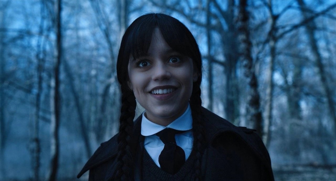 Уэнсдей выход. Уэнсдей сериал 2022. Дженна Ортега Венсдей. Wednesday Addams сериал 2022. Уэнсдей Аддамс 2022.