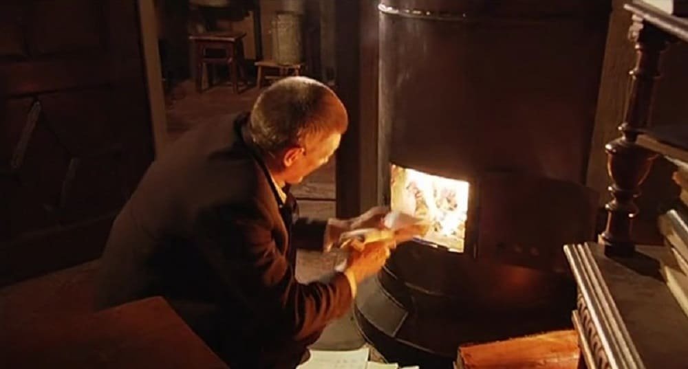 мастер жжет. гоголь сжигает второй том мертвых душ. гоголь сжигает второй том мёртвых душ картина ильи репина 1909 год. мастер сжигает свой роман. рукописи не горят.