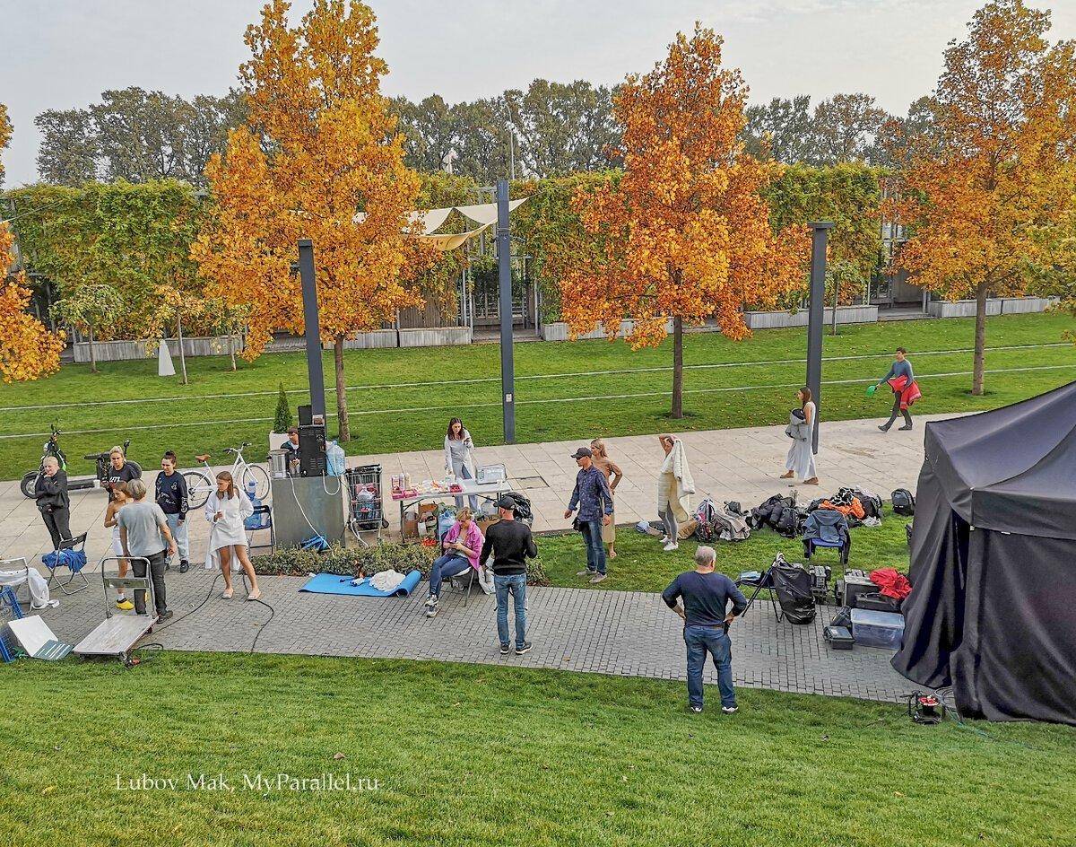 Два холма 2022. Парк галицкого в краснодаре два холма. Парки для съемок. Фильм два холма в парке галицкого. Два холма (2022, сериал, 1 сезон).